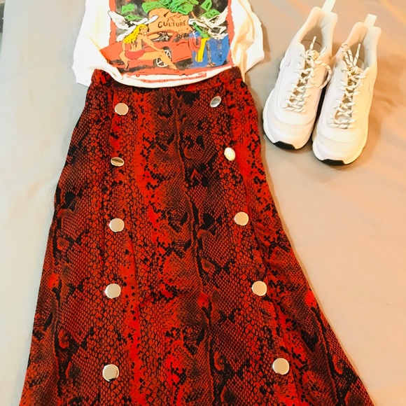 stradivarius Dresses & Skirts - 🆕 BNWT Red Button Up Snake Print Skirt